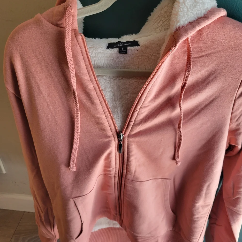 Jackets - Picture 2 of 3